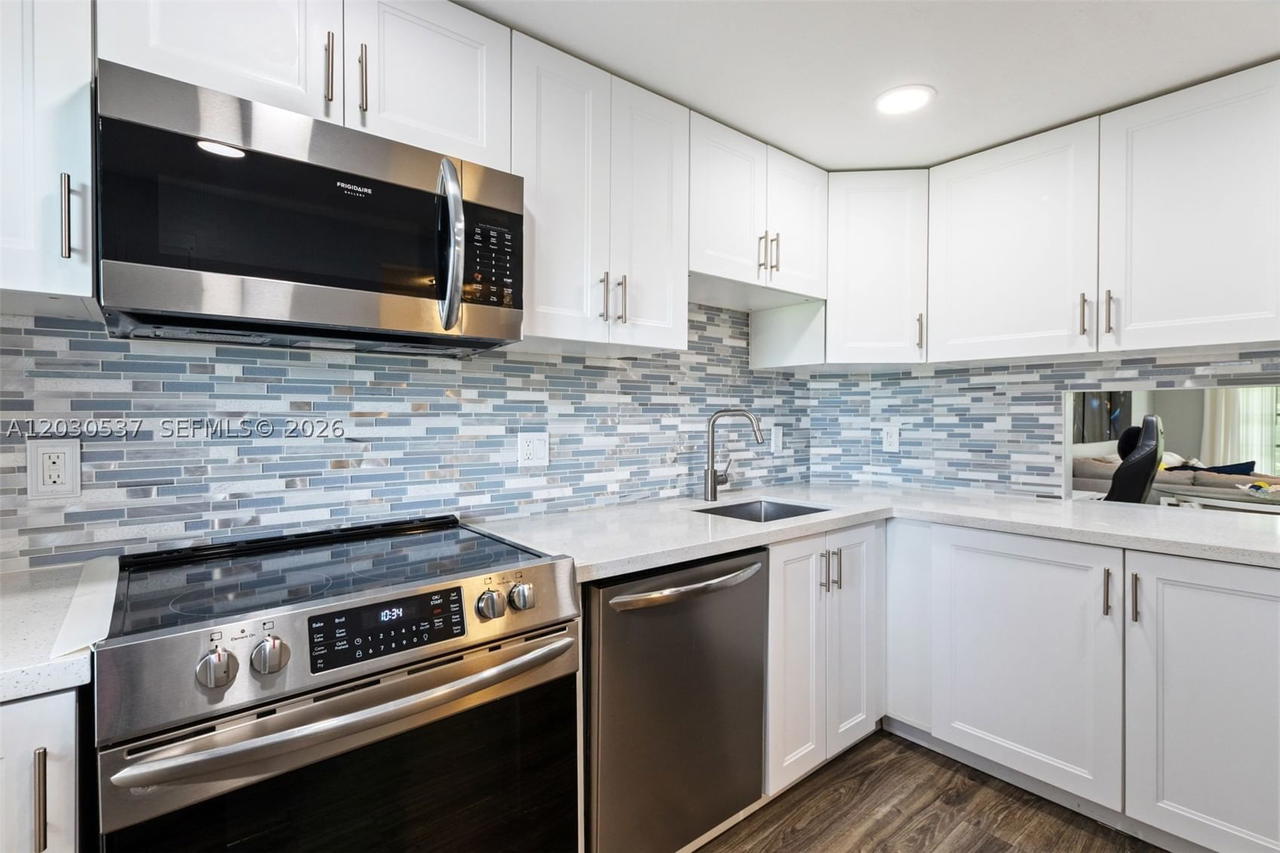 Real estate property located at 2800 Palm Aire Dr #405, Broward, No 1 Palm-aire Country Cl, Pompano Beach, FL