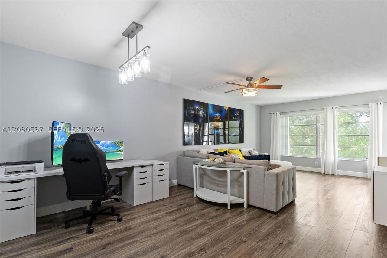 Real estate property located at 2800 Palm Aire Dr #405, Broward, No 1 Palm-aire Country Cl, Pompano Beach, FL