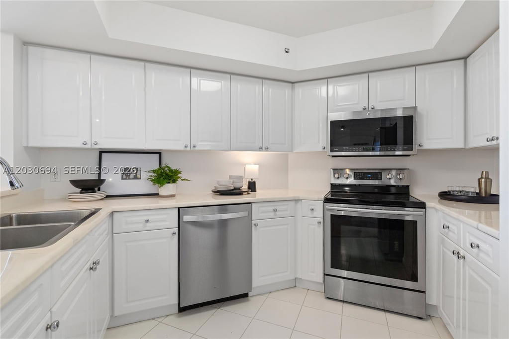 Real estate property located at 1800 Sunset Harbour Dr #1003, Miami-dade, Sunset Harbour South Condo, Miami Beach, FL