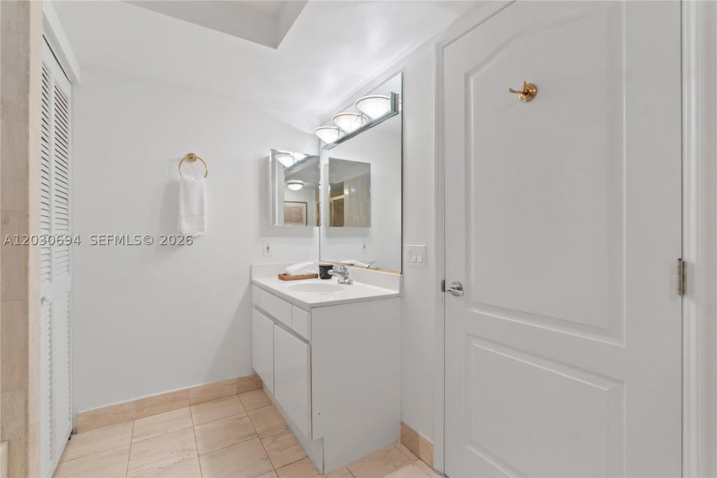 Real estate property located at 1800 Sunset Harbour Dr #1003, Miami-dade, Sunset Harbour South Condo, Miami Beach, FL