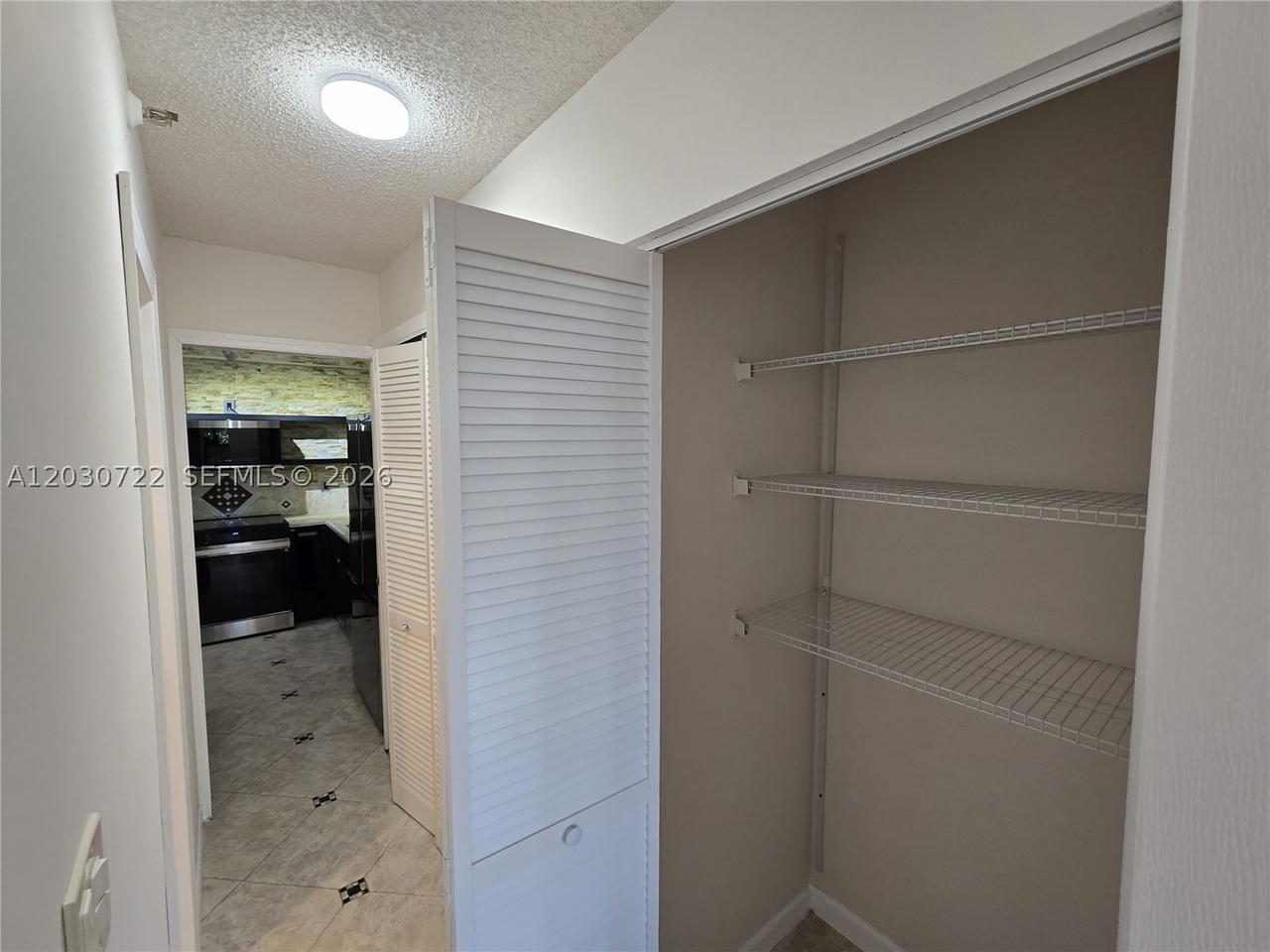 Real estate property located at 900 195th St #215, Miami-dade, Chantilly Condo, Miami, FL