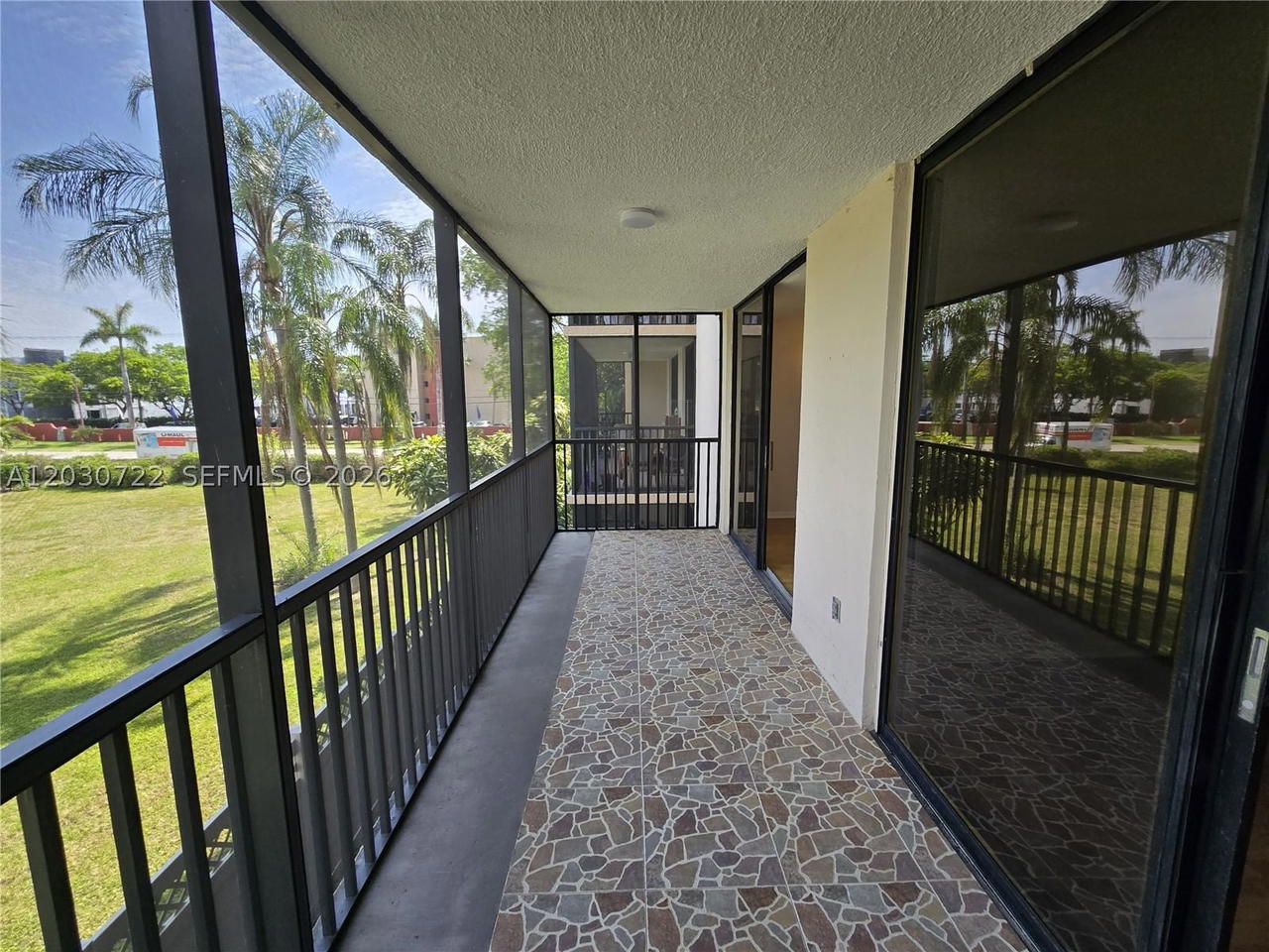 Real estate property located at 900 195th St #215, Miami-dade, Chantilly Condo, Miami, FL