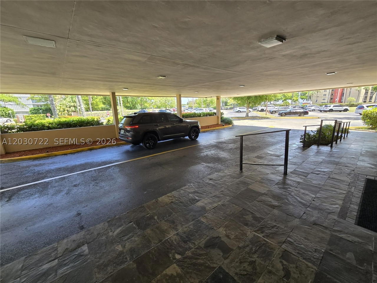 Real estate property located at 900 195th St #215, Miami-dade, Chantilly Condo, Miami, FL