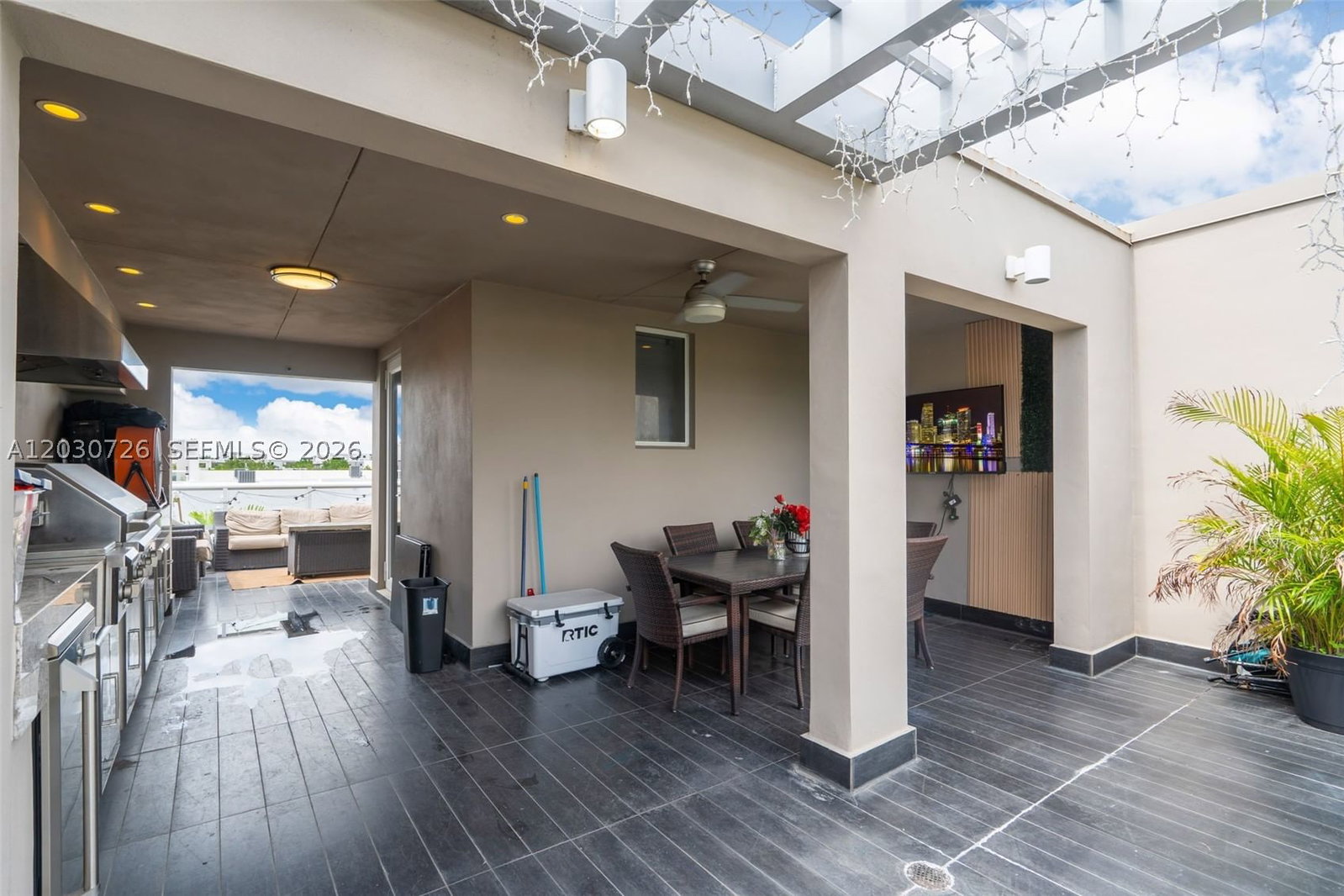 Real estate property located at 10545 63rd Ter, Miami-dade, Landmark At Doral, Doral, FL