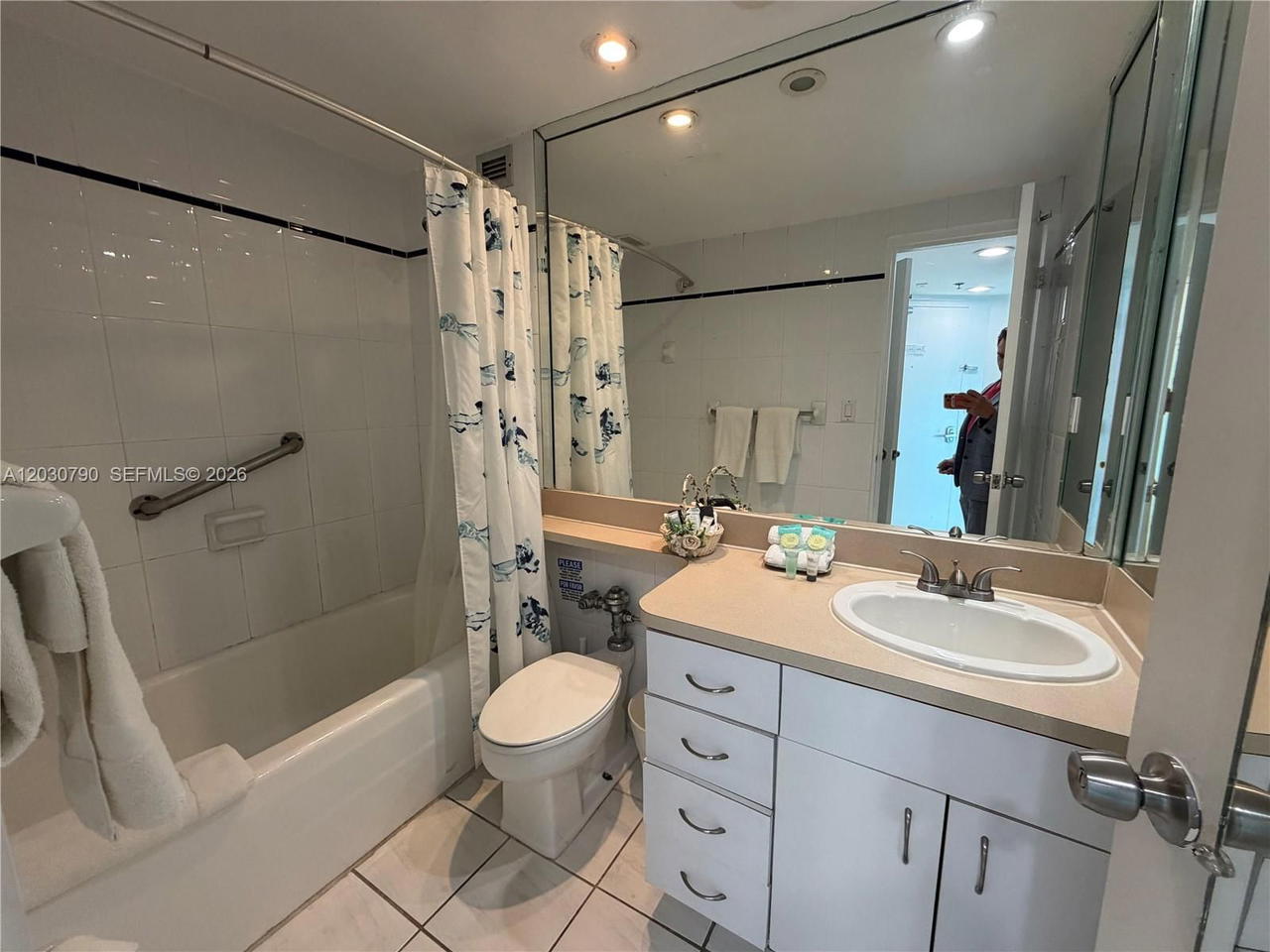 Real estate property located at 5445 Collins Ave #1506, Miami-dade, Castle Beach Club Condo, Miami Beach, FL