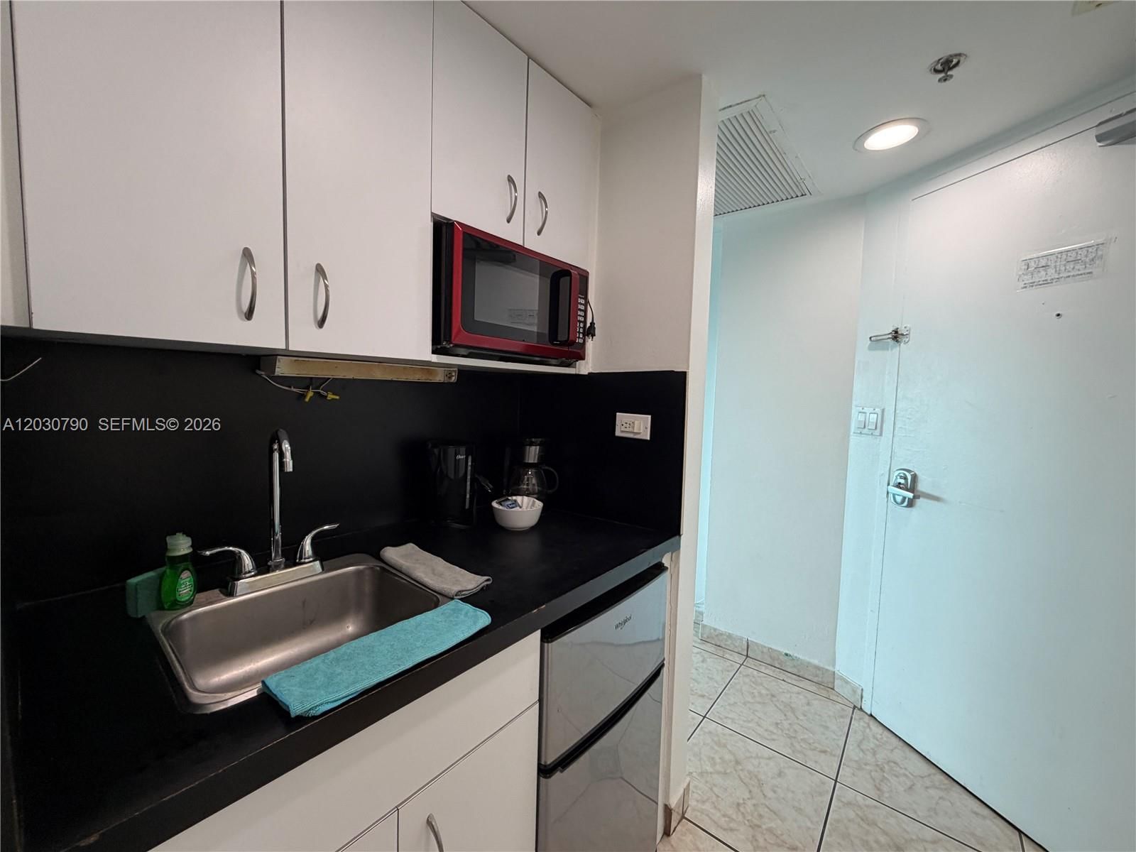 Real estate property located at 5445 Collins Ave #1506, Miami-dade, Castle Beach Club Condo, Miami Beach, FL