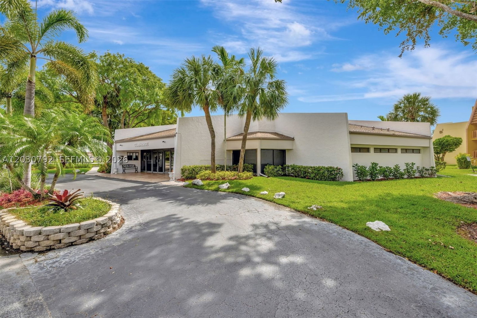 Real estate property located at 6800 Royal Palm Blvd #302F, Broward, Royal Park Gardens Iii-f, Margate, FL