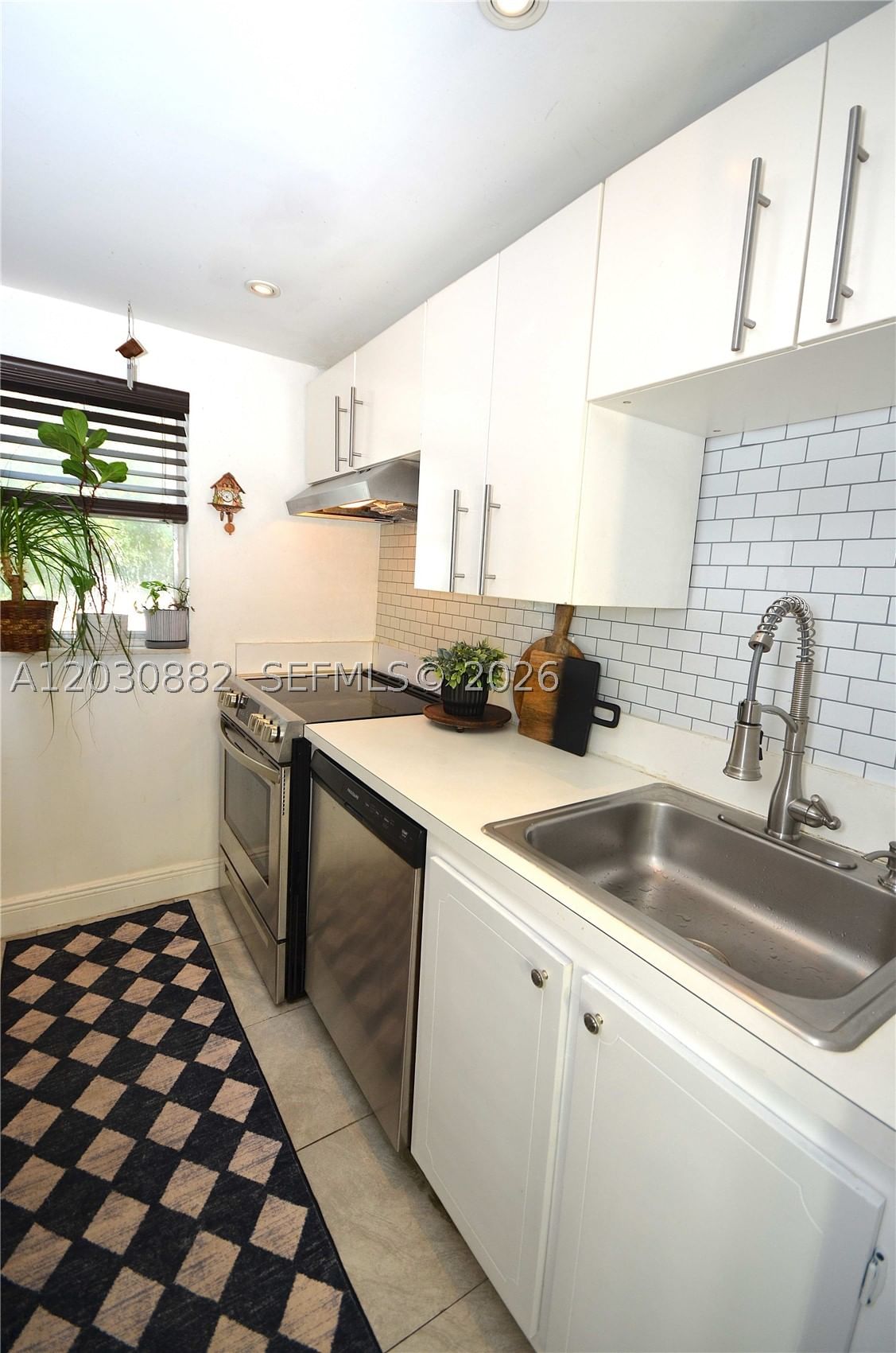 Real estate property located at 7561 16th St #2303, Broward, Village Square Condo, Plantation, FL