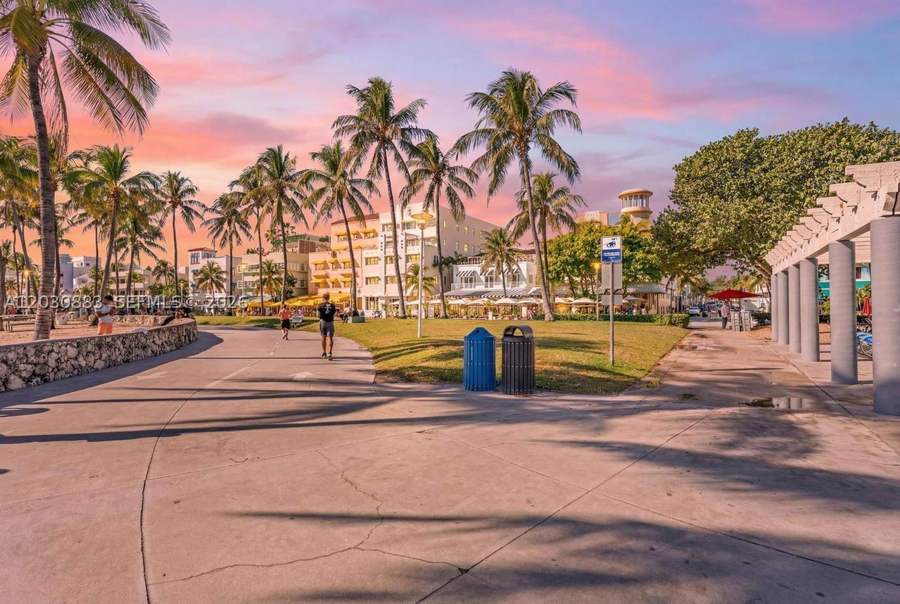 Real estate property located at 1568 Pennsylvania Ave #328, Miami-dade, Etruria Condo, Miami Beach, FL