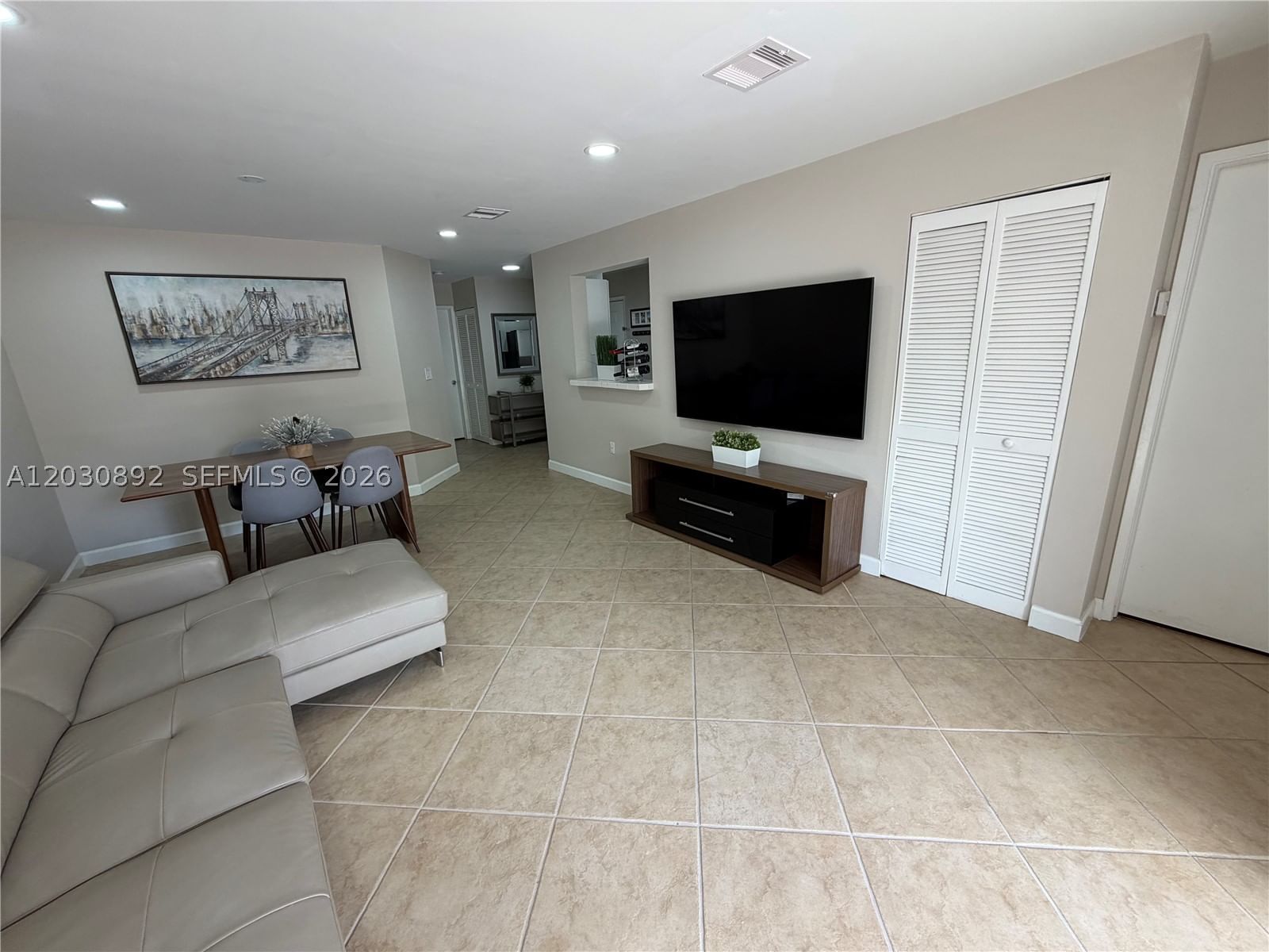 Real estate property located at 4712 114th Ave #202, Miami-dade, Villa Doral Condo No 4, Doral, FL