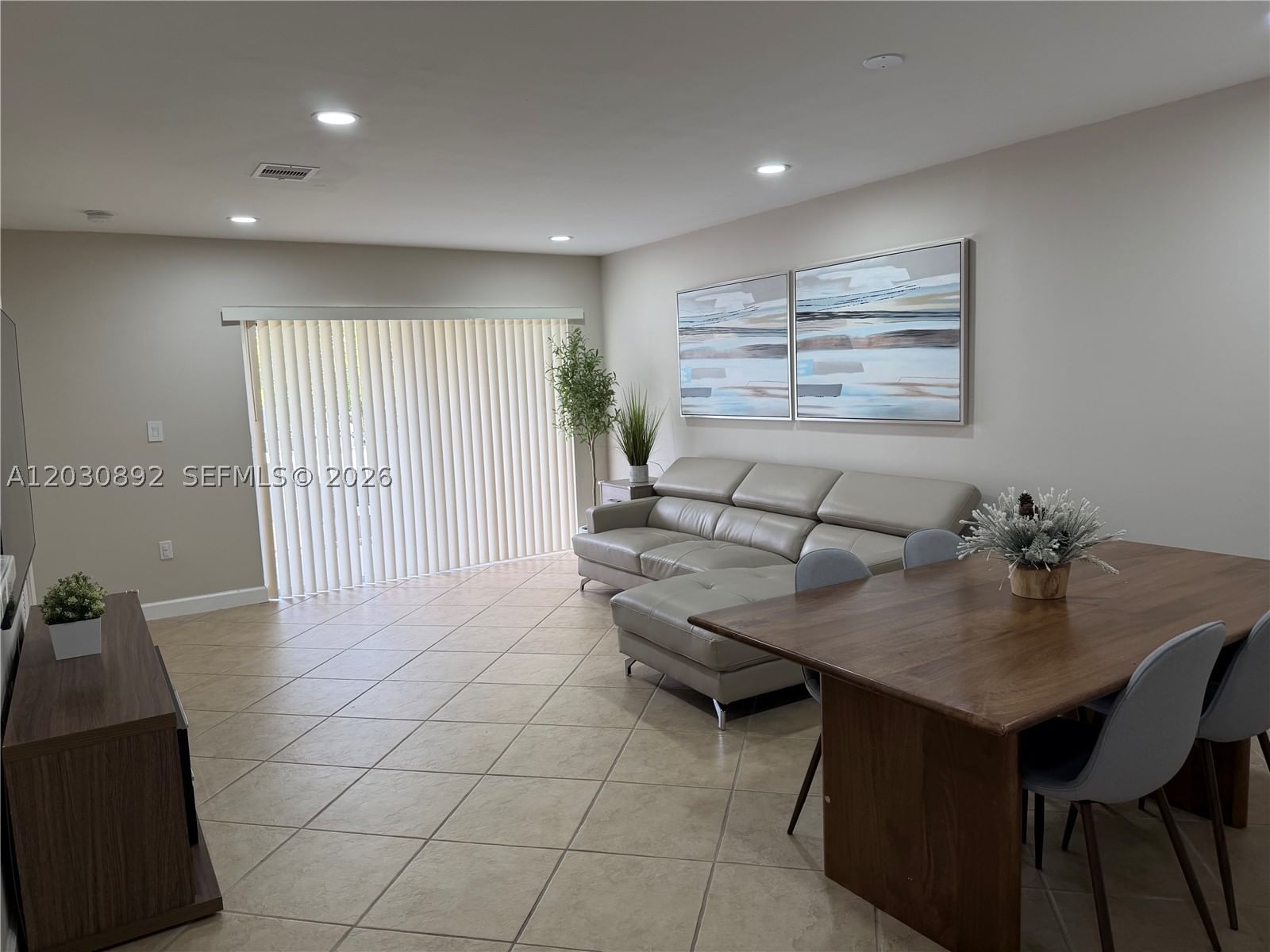 Real estate property located at 4712 114th Ave #202, Miami-dade, Villa Doral Condo No 4, Doral, FL