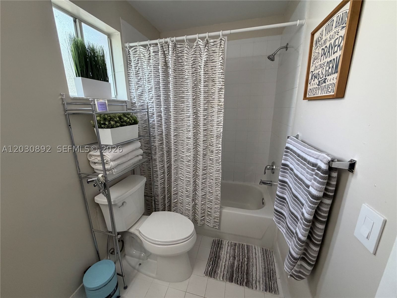 Real estate property located at 4712 114th Ave #202, Miami-dade, Villa Doral Condo No 4, Doral, FL