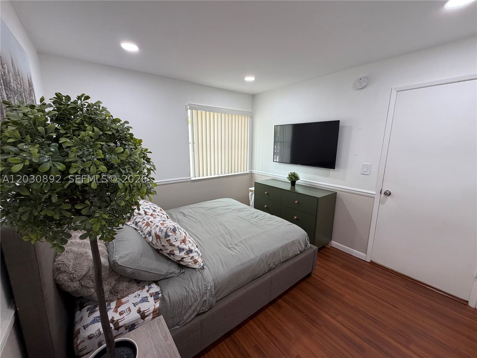 Real estate property located at 4712 114th Ave #202, Miami-dade, Villa Doral Condo No 4, Doral, FL