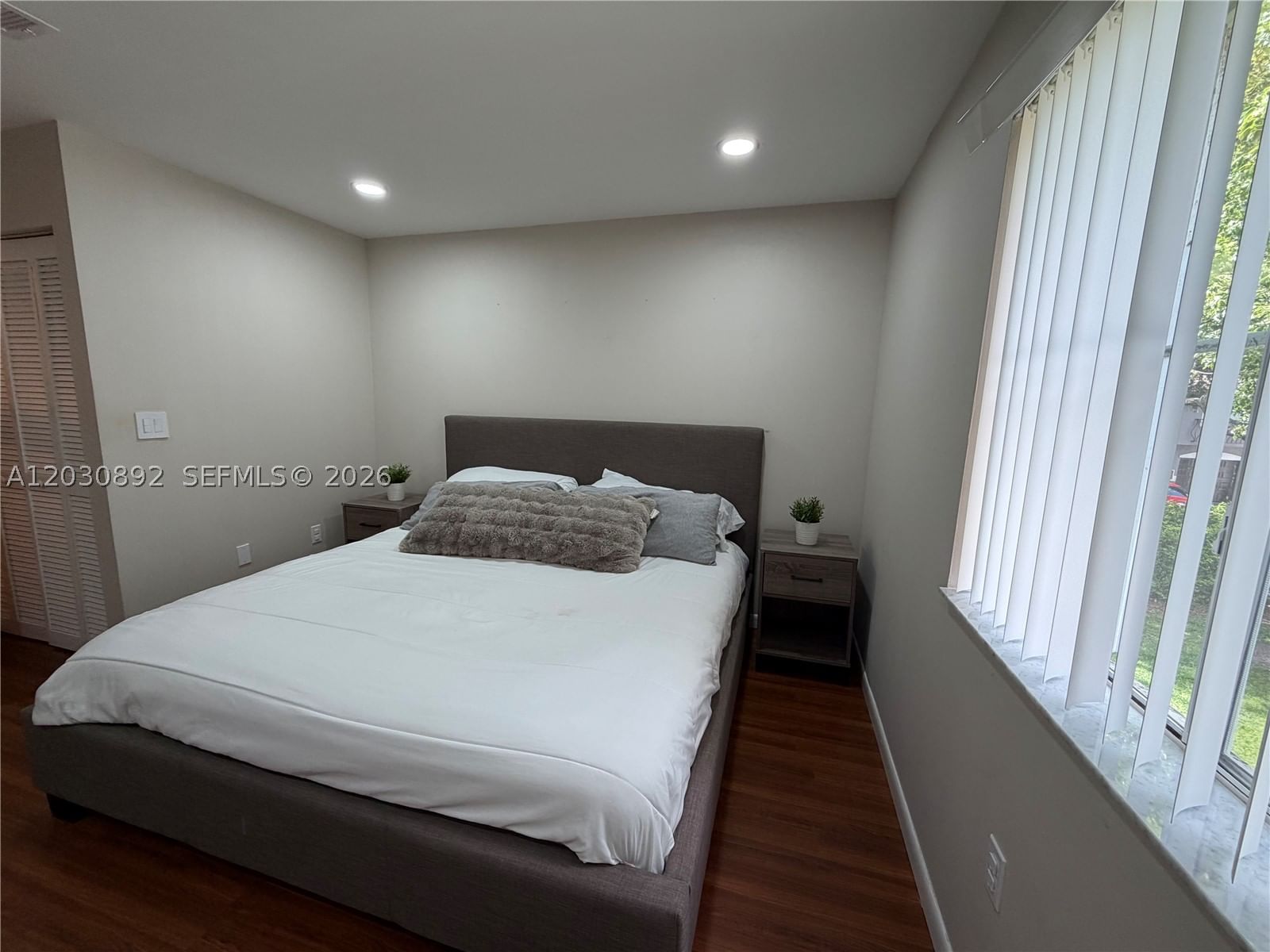 Real estate property located at 4712 114th Ave #202, Miami-dade, Villa Doral Condo No 4, Doral, FL