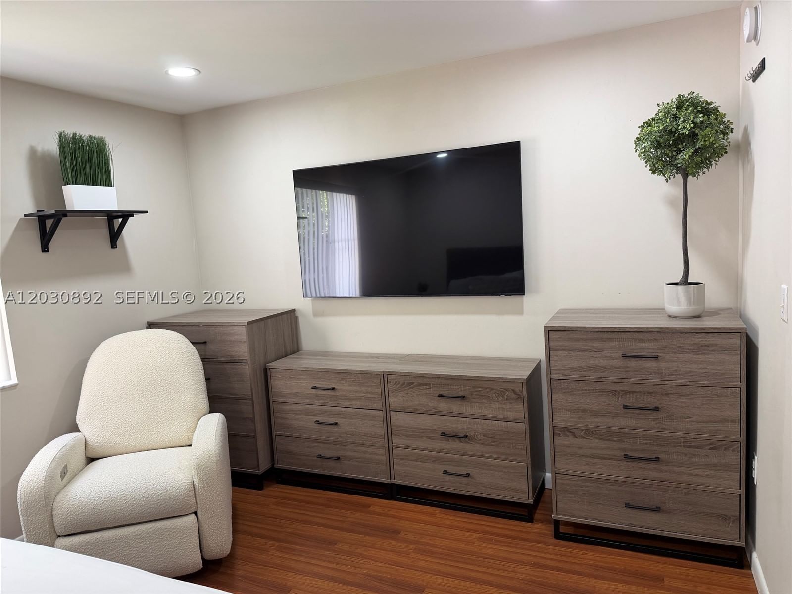 Real estate property located at 4712 114th Ave #202, Miami-dade, Villa Doral Condo No 4, Doral, FL