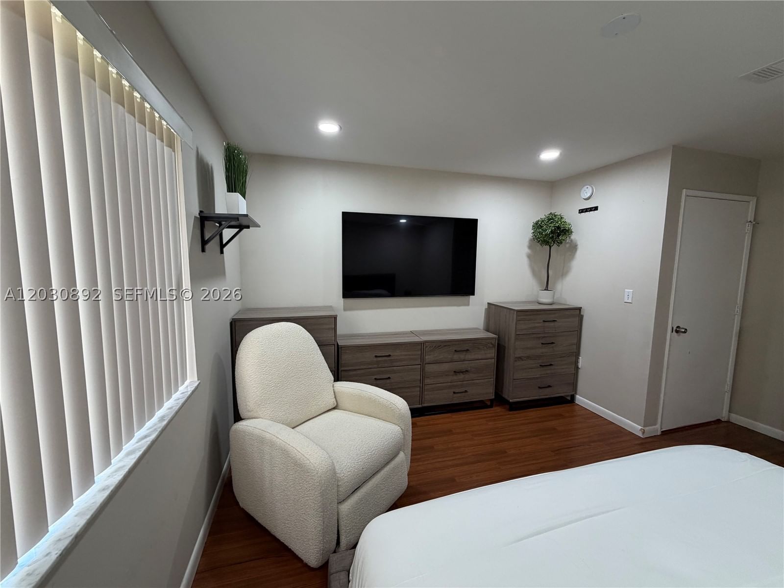 Real estate property located at 4712 114th Ave #202, Miami-dade, Villa Doral Condo No 4, Doral, FL