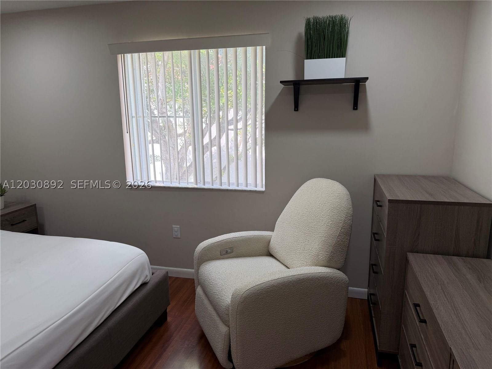 Real estate property located at 4712 114th Ave #202, Miami-dade, Villa Doral Condo No 4, Doral, FL