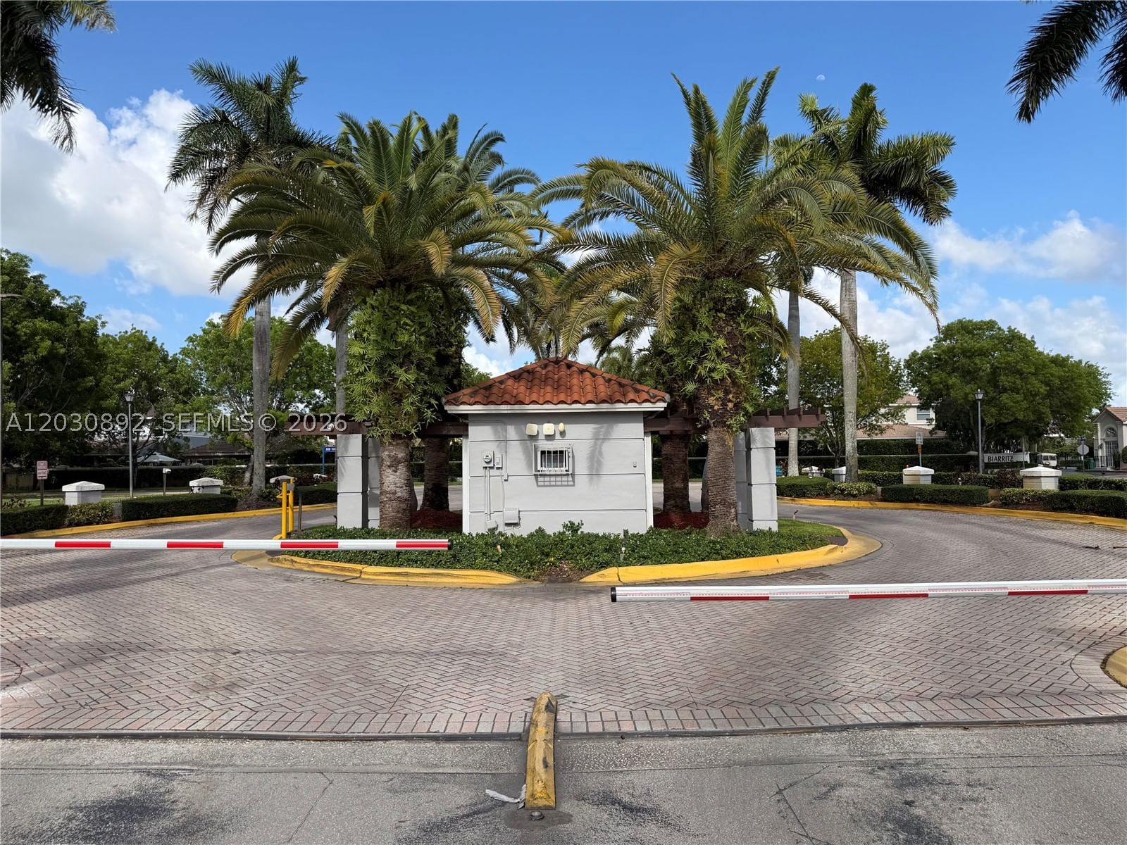 Real estate property located at 4712 114th Ave #202, Miami-dade, Villa Doral Condo No 4, Doral, FL