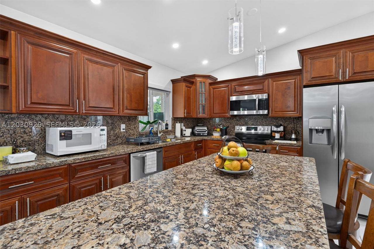 Real estate property located at 14315 101st St, Miami-dade, Munne Sub 1st Addn, Miami, FL