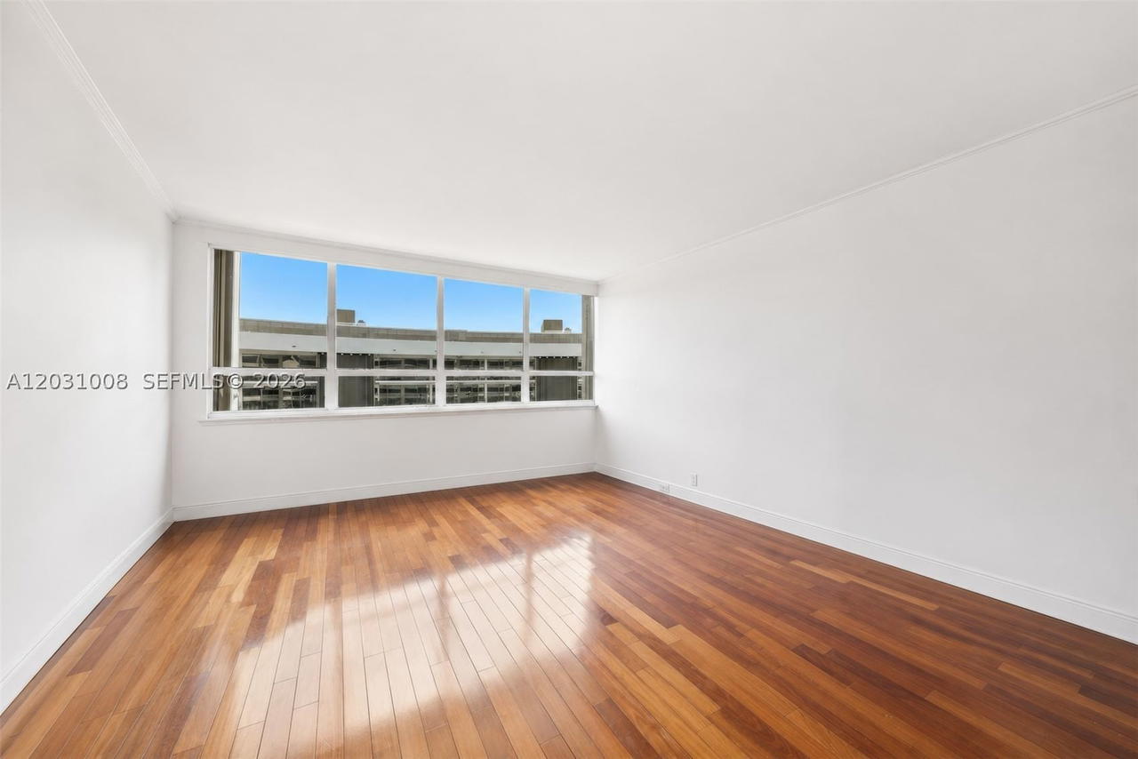 Real estate property located at 3 Grove Isle Dr C605, Miami-dade, Grove Isle Condo, Miami, FL