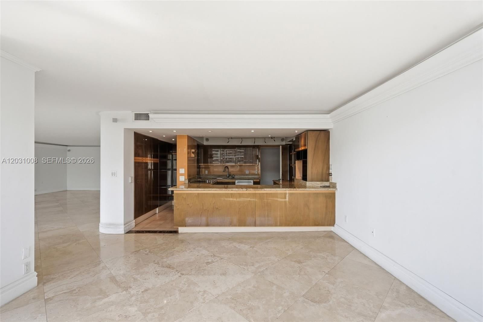 Real estate property located at 3 Grove Isle Dr C605, Miami-dade, Grove Isle Condo, Miami, FL