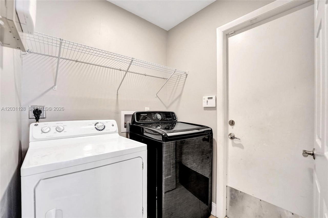 Real estate property located at 10211 Caracas St, Broward, Embassy Lakes, Cooper City, FL