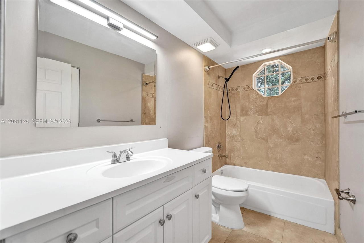 Real estate property located at 10211 Caracas St, Broward, Embassy Lakes, Cooper City, FL