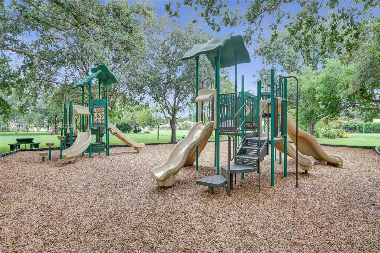 Real estate property located at 10211 Caracas St, Broward, Embassy Lakes, Cooper City, FL