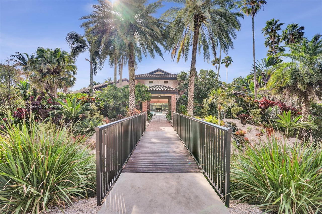 Real estate property located at 10211 Caracas St, Broward, Embassy Lakes, Cooper City, FL