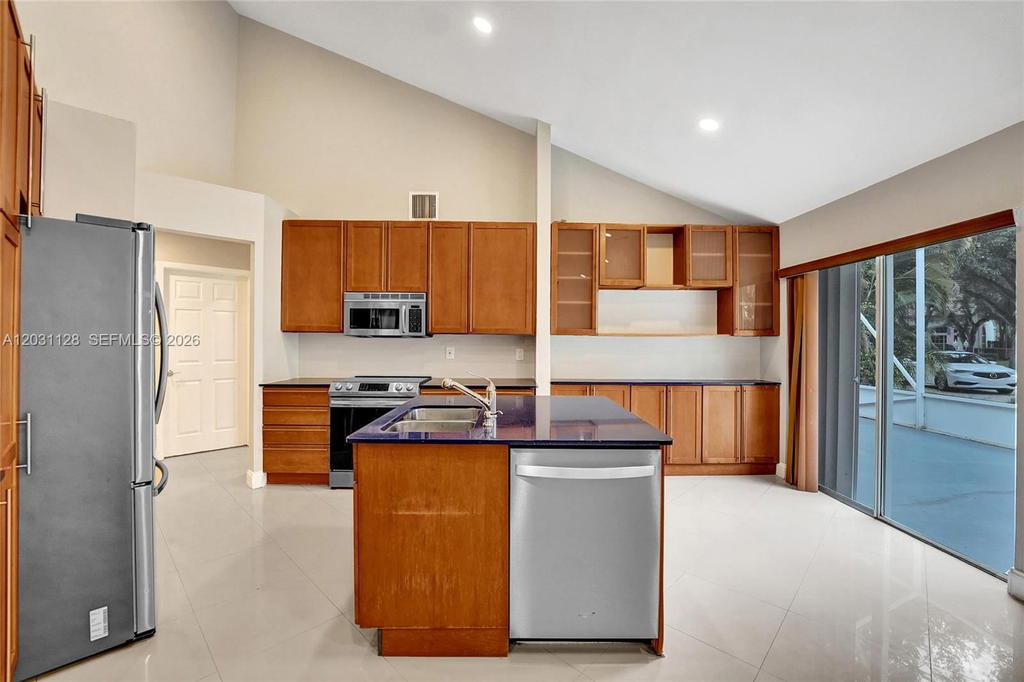 Real estate property located at 10211 Caracas St, Broward, Embassy Lakes, Cooper City, FL