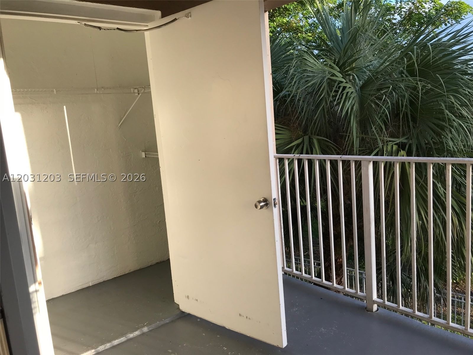 Real estate property located at 15780 106th Ter #306, Miami-dade, Royal Palm Place, Miami, FL