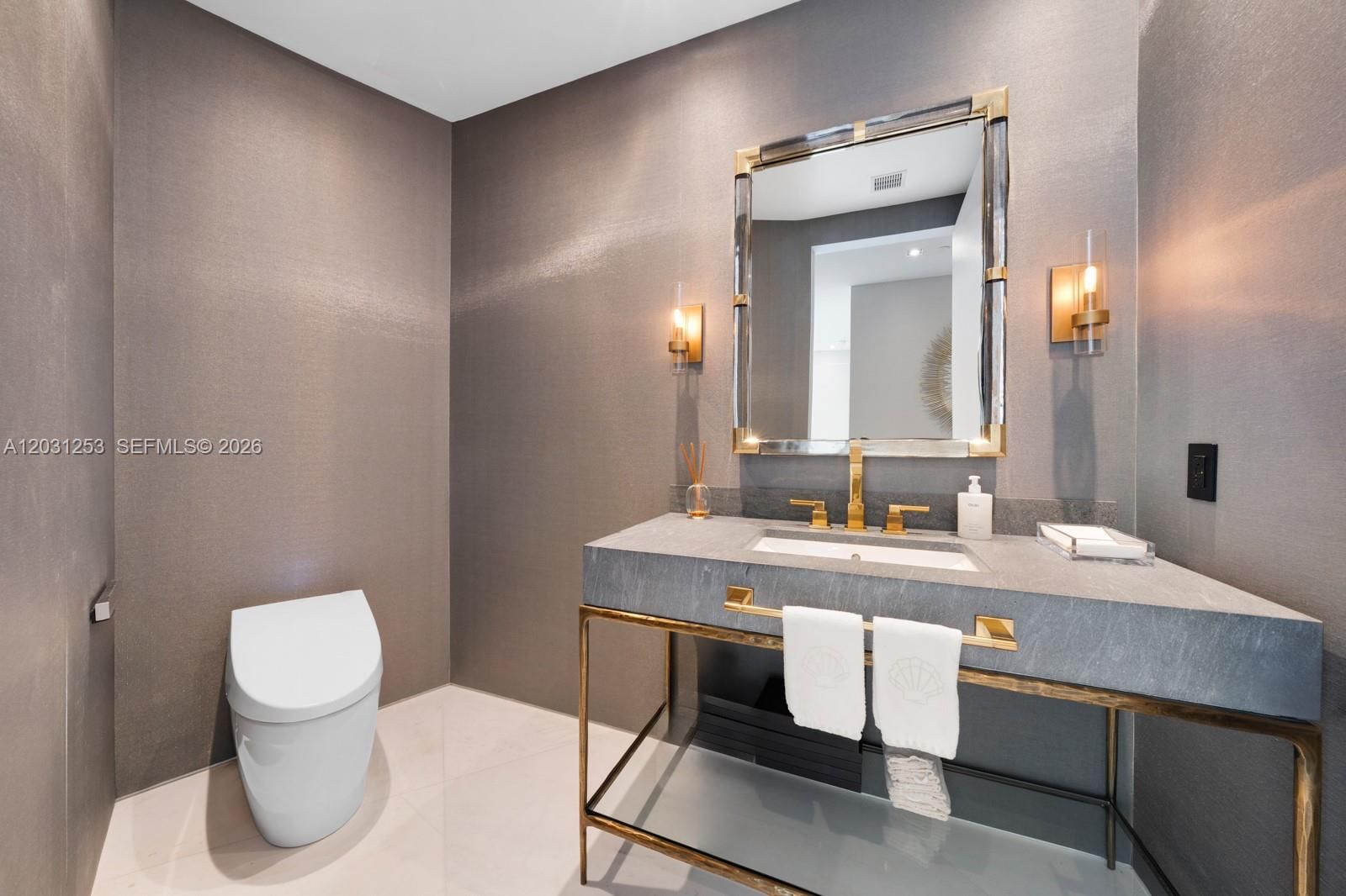 Real estate property located at 18555 Collins Ave #4405, Miami-dade, 18555 Collins Avenue Cond, Sunny Isles Beach, FL