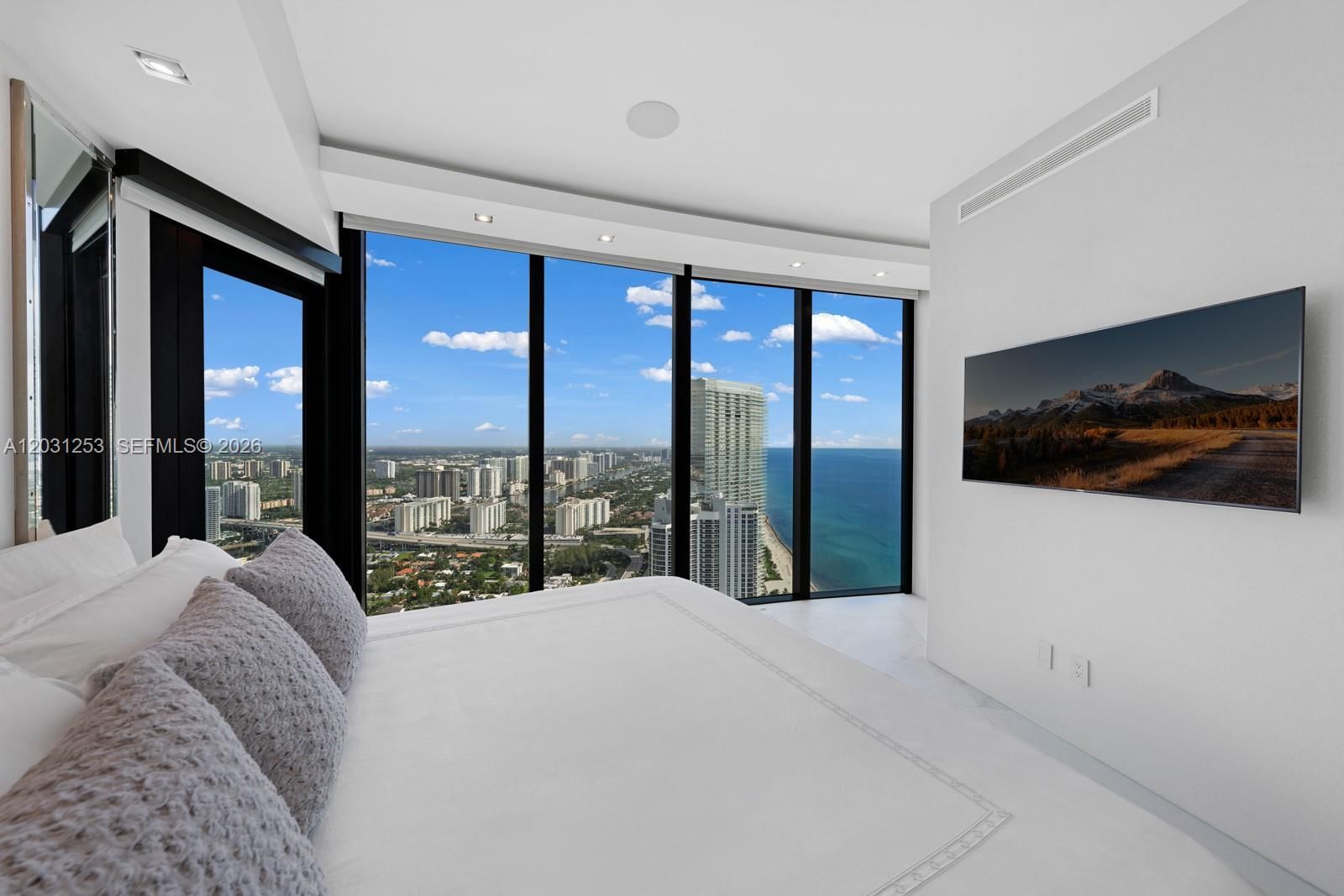 Real estate property located at 18555 Collins Ave #4405, Miami-dade, 18555 Collins Avenue Cond, Sunny Isles Beach, FL