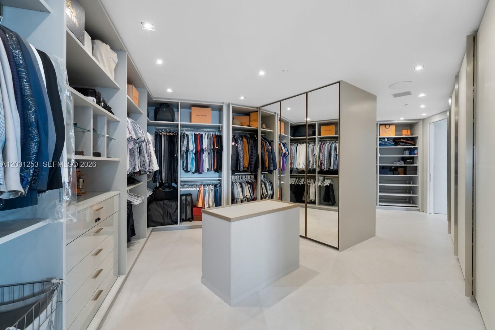 Real estate property located at 18555 Collins Ave #4405, Miami-dade, 18555 Collins Avenue Cond, Sunny Isles Beach, FL