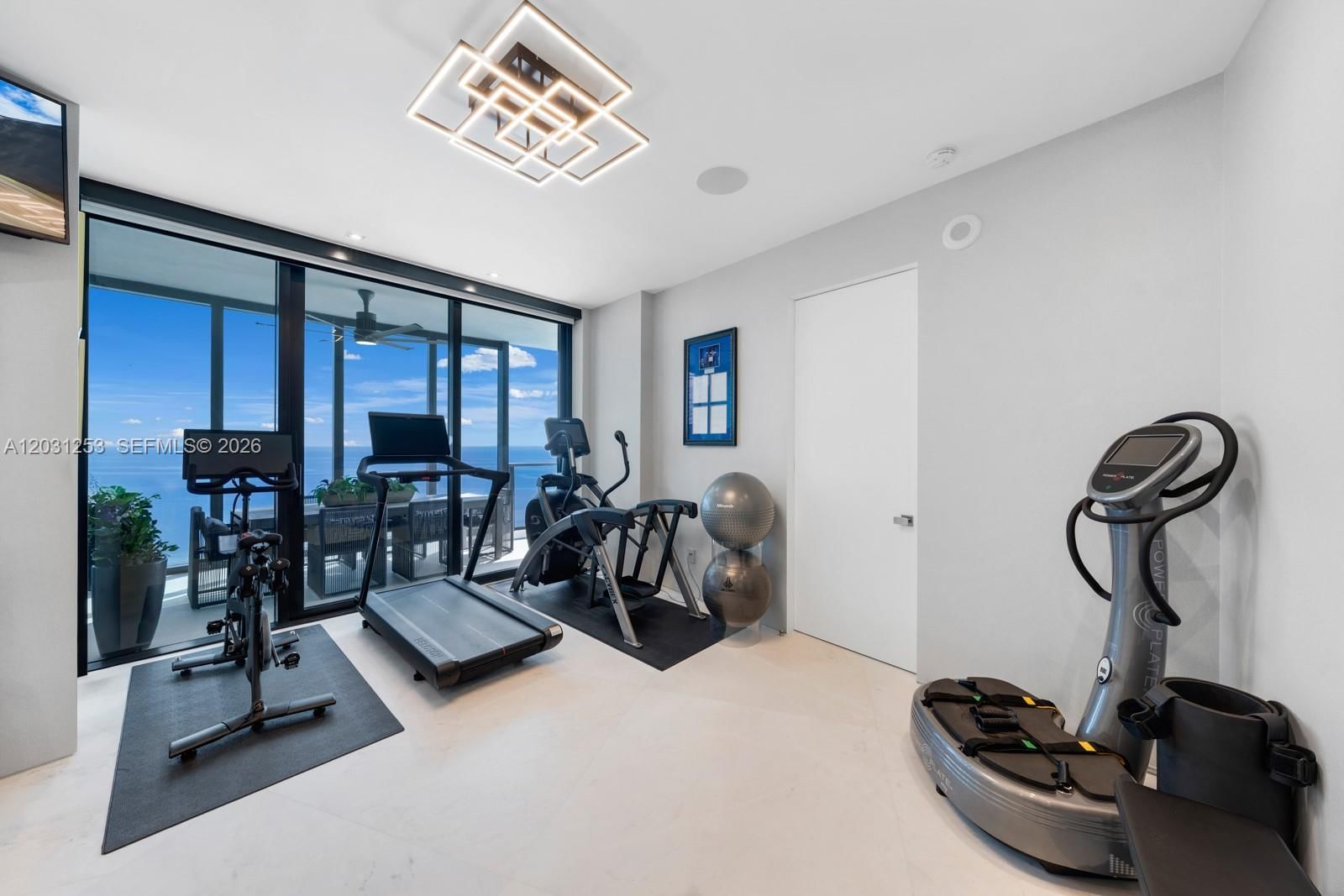 Real estate property located at 18555 Collins Ave #4405, Miami-dade, 18555 Collins Avenue Cond, Sunny Isles Beach, FL