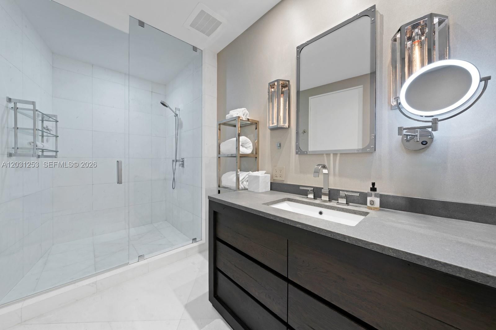 Real estate property located at 18555 Collins Ave #4405, Miami-dade, 18555 Collins Avenue Cond, Sunny Isles Beach, FL