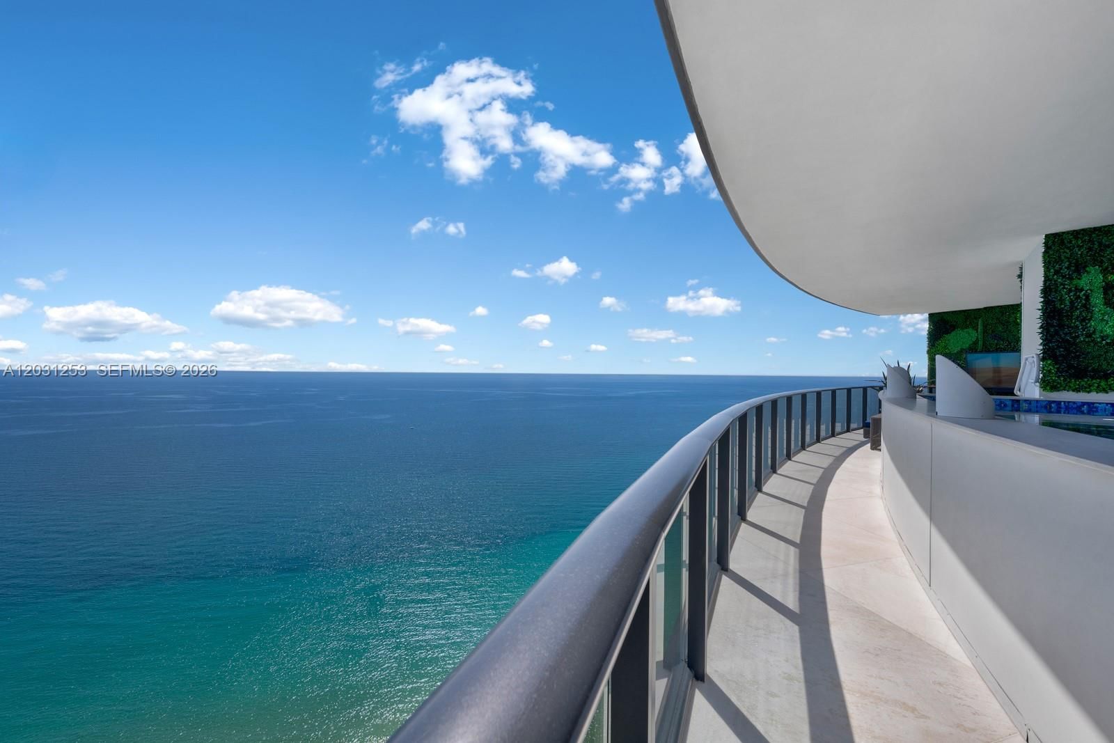 Real estate property located at 18555 Collins Ave #4405, Miami-dade, 18555 Collins Avenue Cond, Sunny Isles Beach, FL