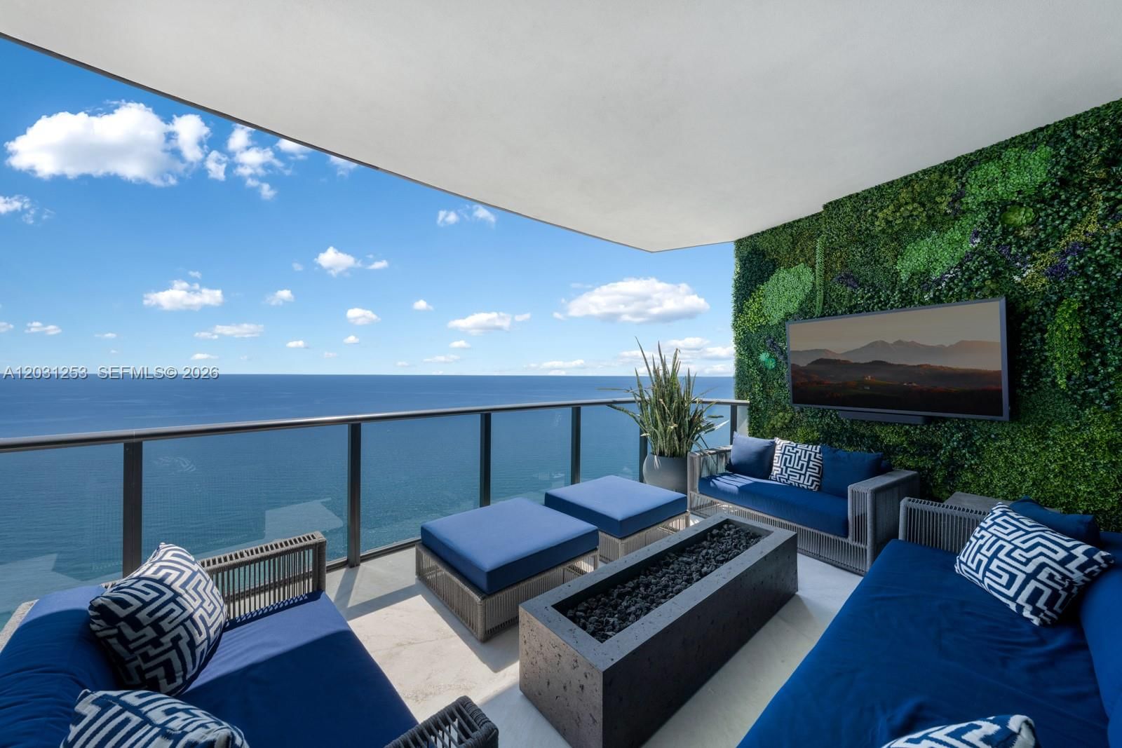 Real estate property located at 18555 Collins Ave #4405, Miami-dade, 18555 Collins Avenue Cond, Sunny Isles Beach, FL