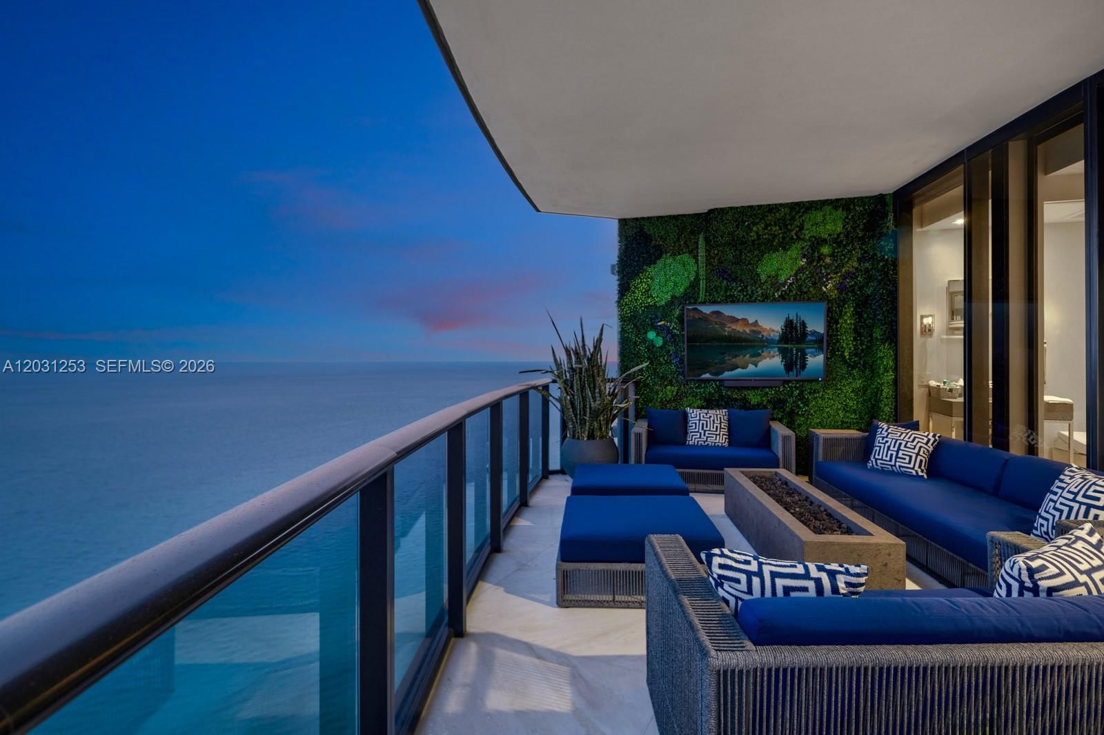 Real estate property located at 18555 Collins Ave #4405, Miami-dade, 18555 Collins Avenue Cond, Sunny Isles Beach, FL