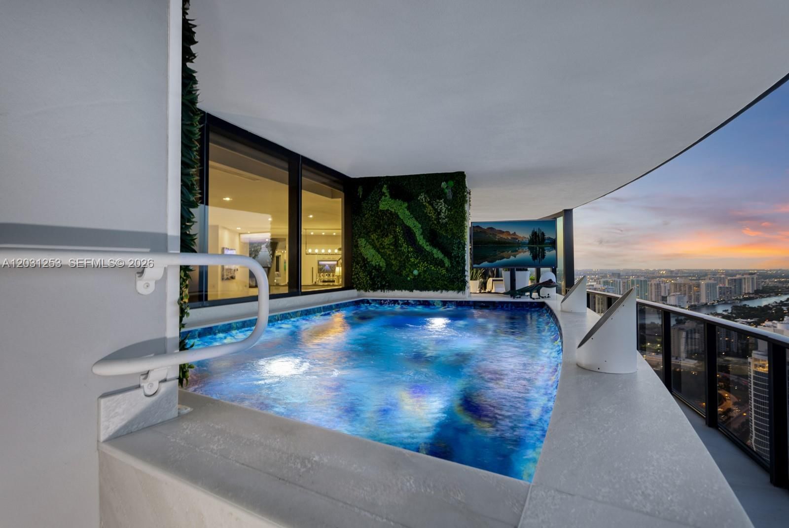 Real estate property located at 18555 Collins Ave #4405, Miami-dade, 18555 Collins Avenue Cond, Sunny Isles Beach, FL