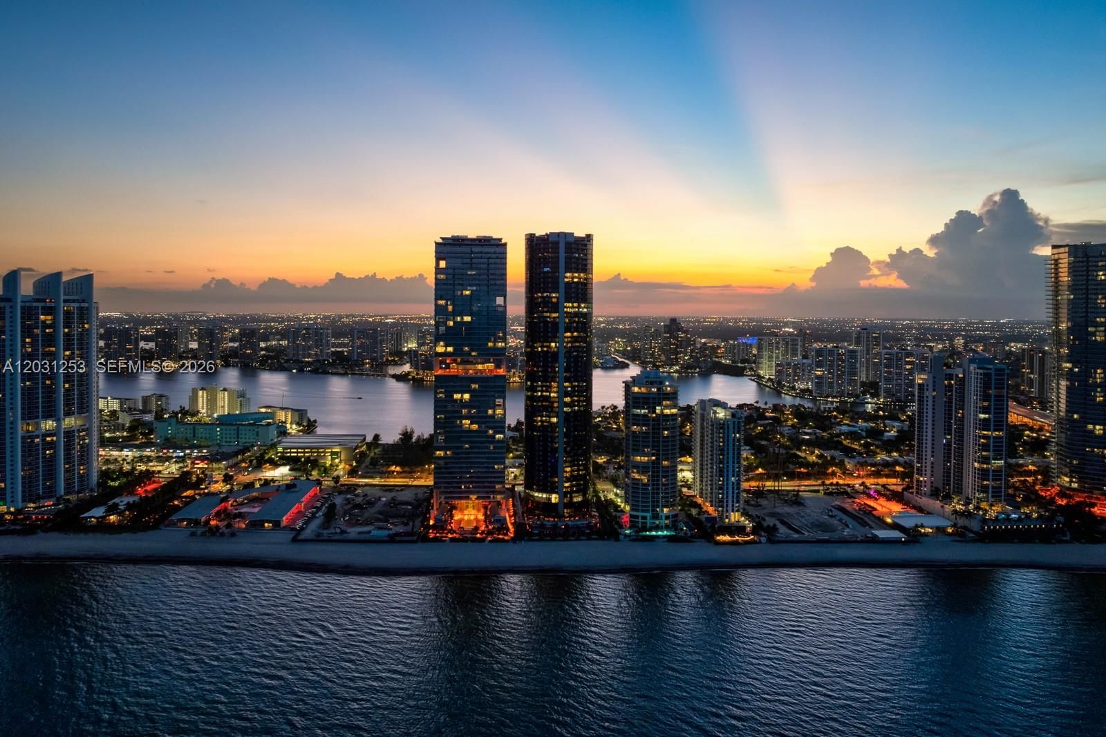 Real estate property located at 18555 Collins Ave #4405, Miami-dade, 18555 Collins Avenue Cond, Sunny Isles Beach, FL