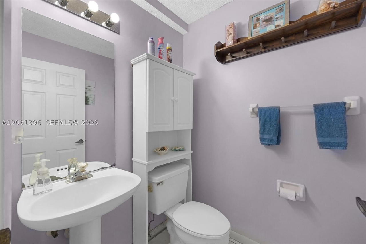 Real estate property located at 9314 212th Ter, Miami-dade, Lakes By The Bay Sec 10, Cutler Bay, FL