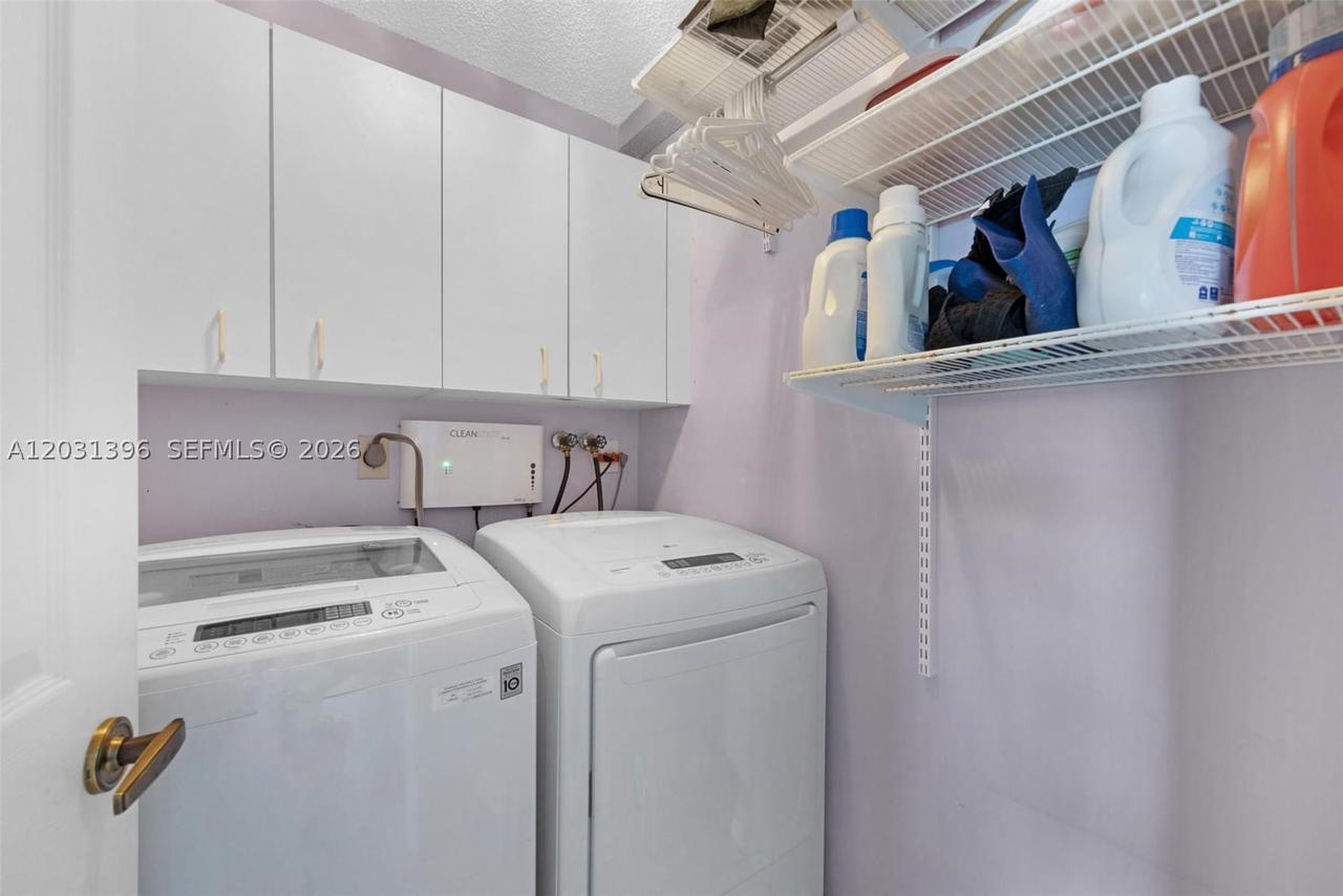 Real estate property located at 9314 212th Ter, Miami-dade, Lakes By The Bay Sec 10, Cutler Bay, FL