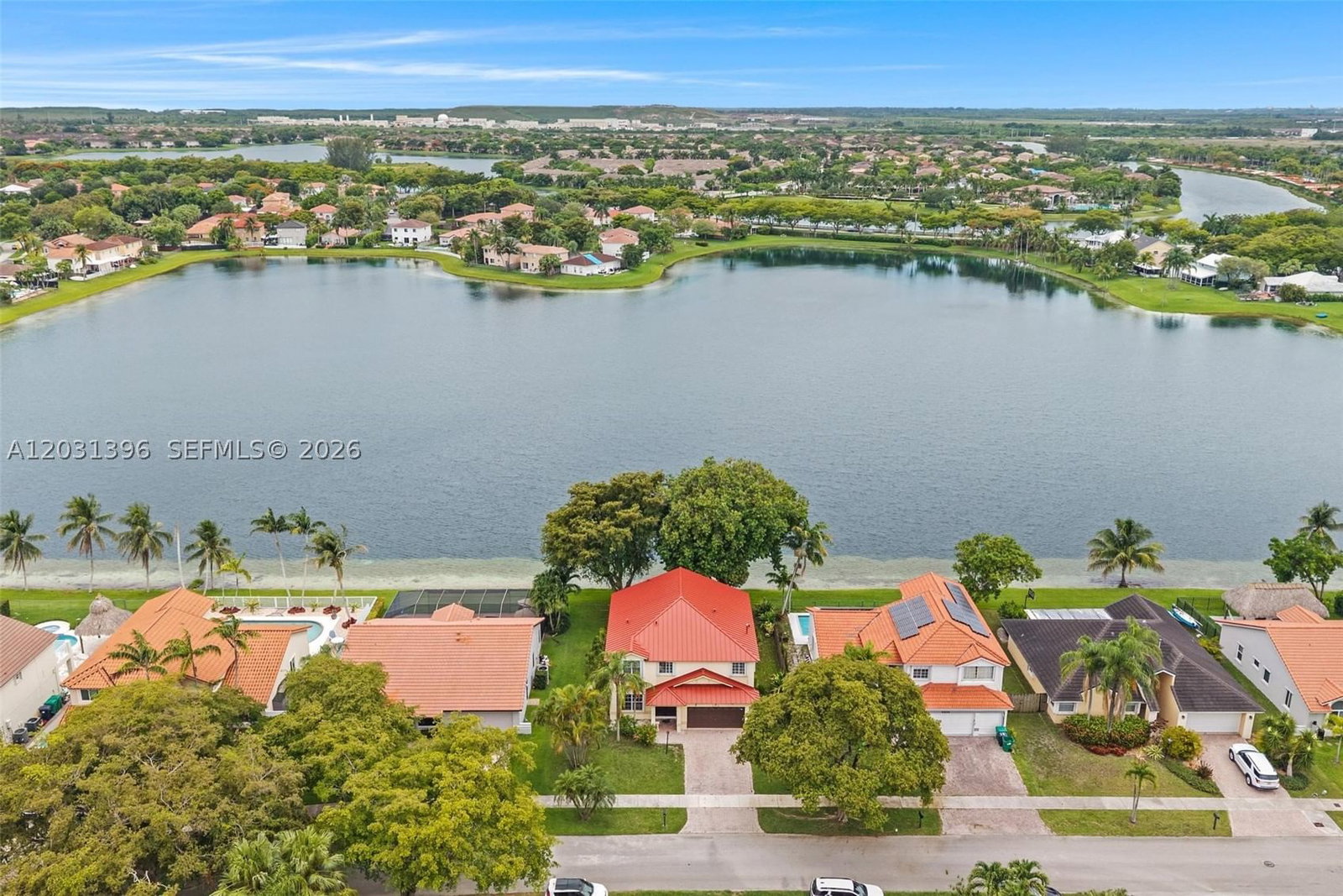 Real estate property located at 9314 212th Ter, Miami-dade, Lakes By The Bay Sec 10, Cutler Bay, FL