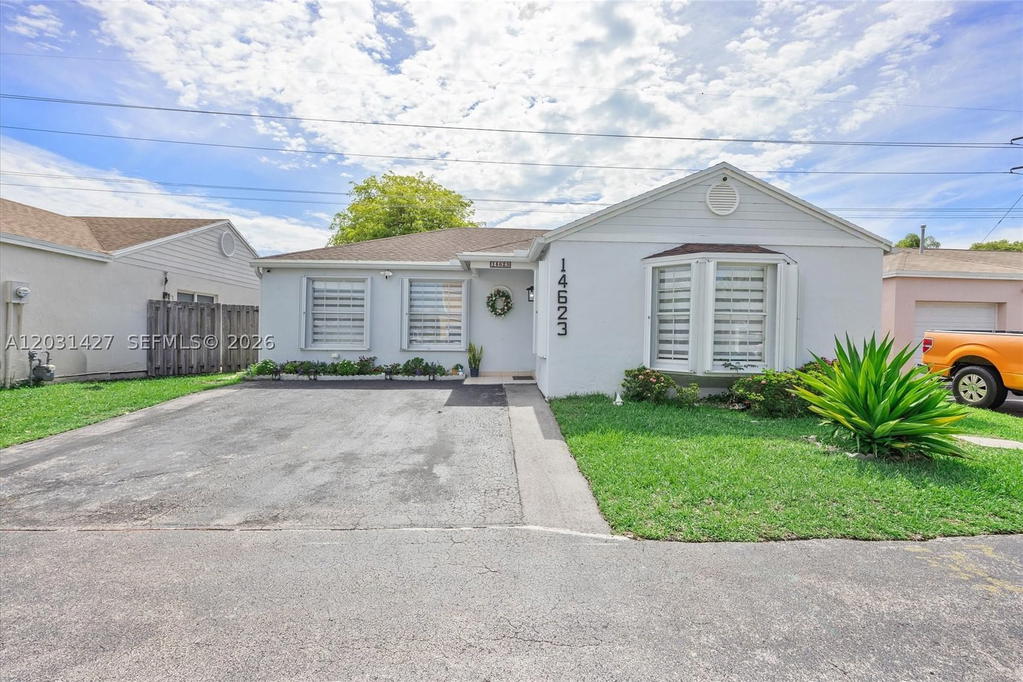 Real estate property located at 14623 125th Pl, Miami-dade, Deerwood Villas Sec 1, Miami, FL