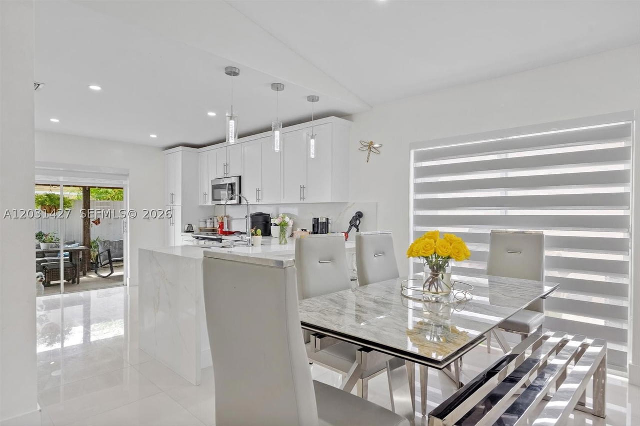 Real estate property located at 14623 125th Pl, Miami-dade, Deerwood Villas Sec 1, Miami, FL
