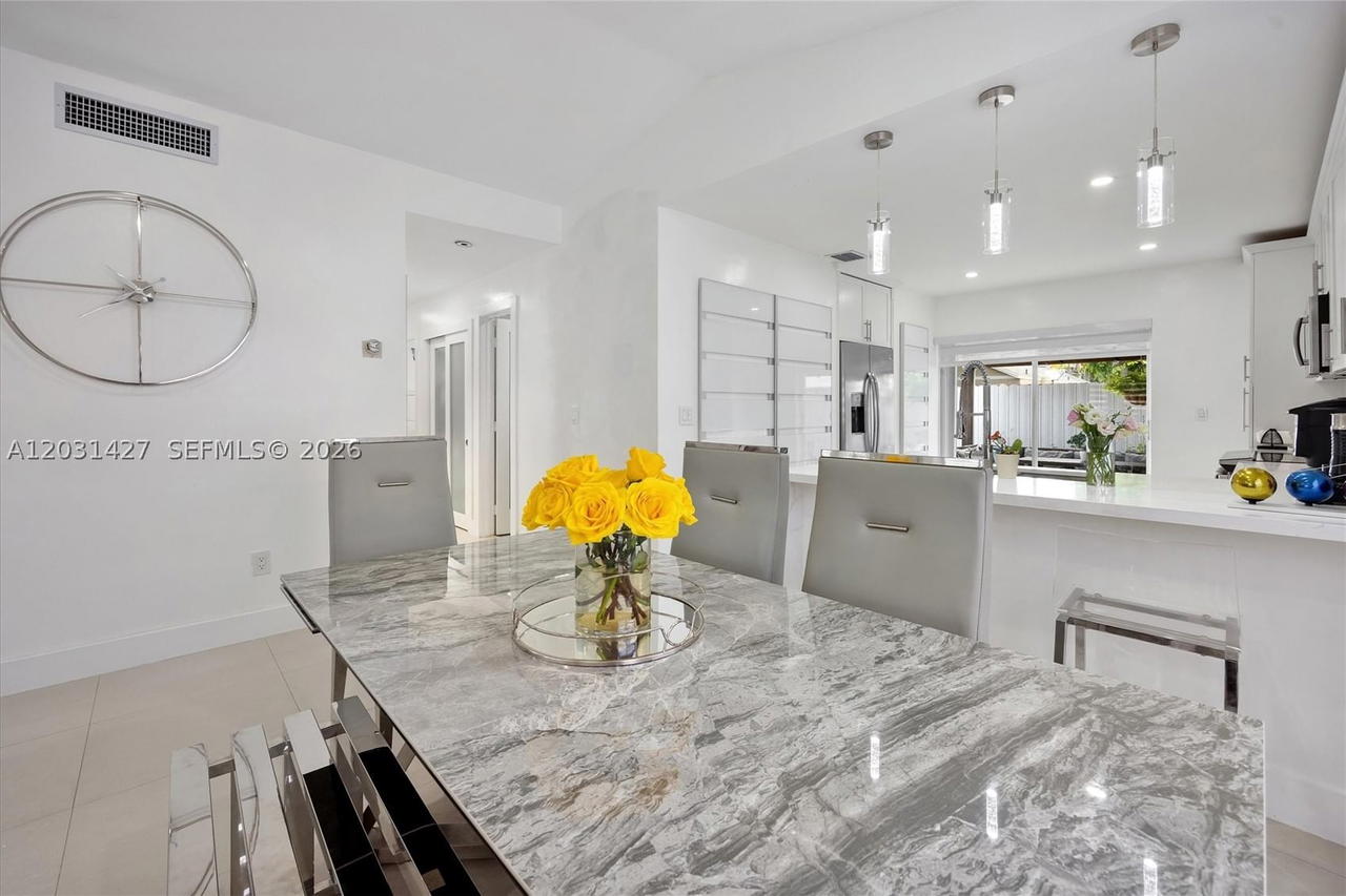 Real estate property located at 14623 125th Pl, Miami-dade, Deerwood Villas Sec 1, Miami, FL