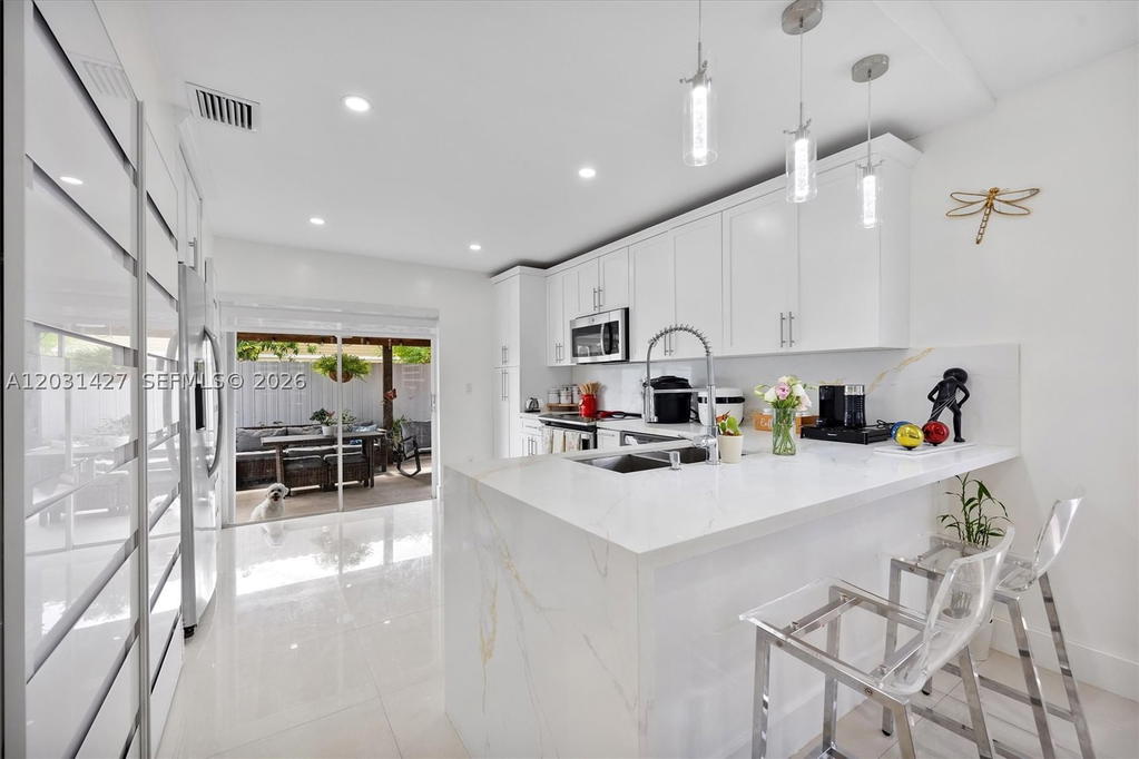 Real estate property located at 14623 125th Pl, Miami-dade, Deerwood Villas Sec 1, Miami, FL