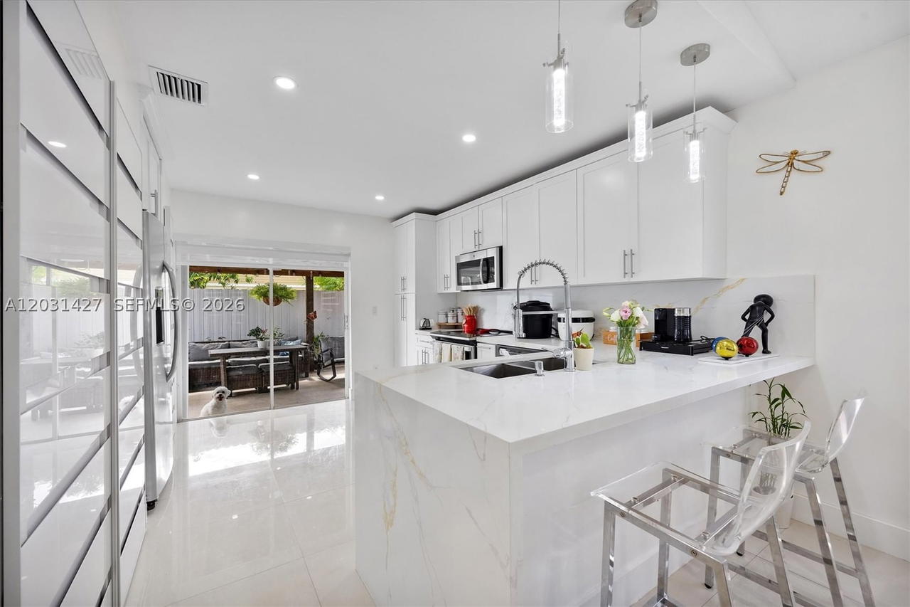 Real estate property located at 14623 125th Pl, Miami-dade, Deerwood Villas Sec 1, Miami, FL