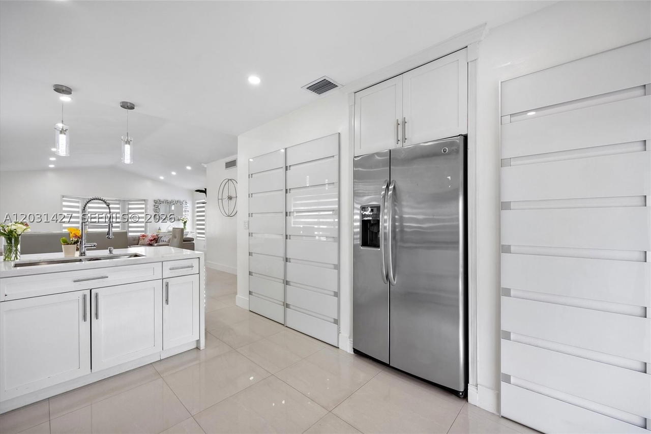 Real estate property located at 14623 125th Pl, Miami-dade, Deerwood Villas Sec 1, Miami, FL